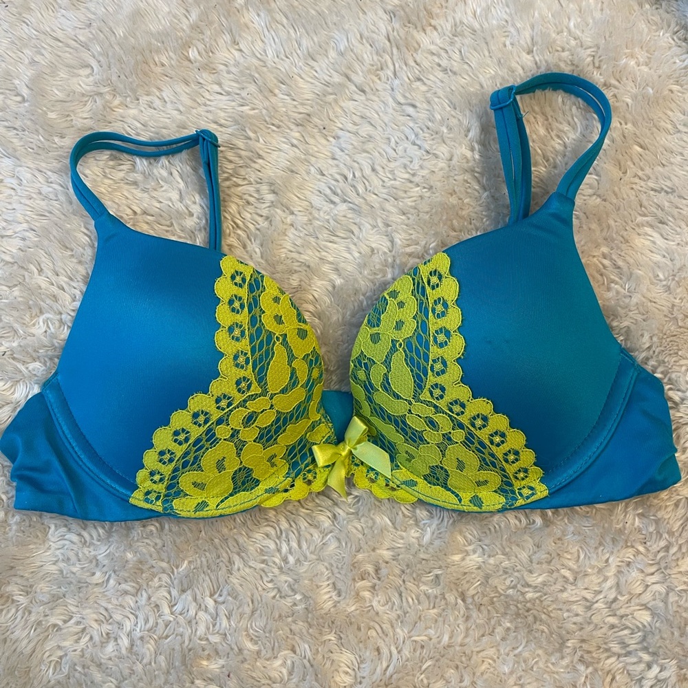 Green Lace Trim on Blue Victoria’s Secret Very Sexy Push Up Bra - 32B